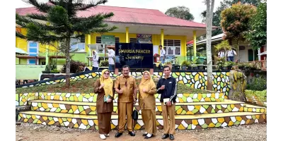 Kehadiran Bapak Syafruddin, S.Pd, MM di SMA N 1 Pantai Cermin
